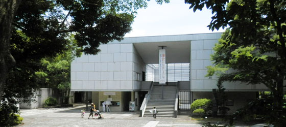 神奈川県立近代美術館